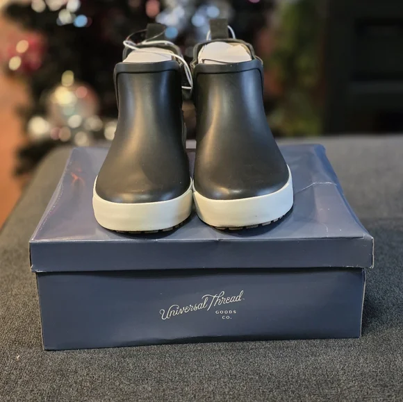 Waterproof Shirley Ankle High Pull-On Rubber Rain Boot Womens Size 8 - Picture 2 of 4